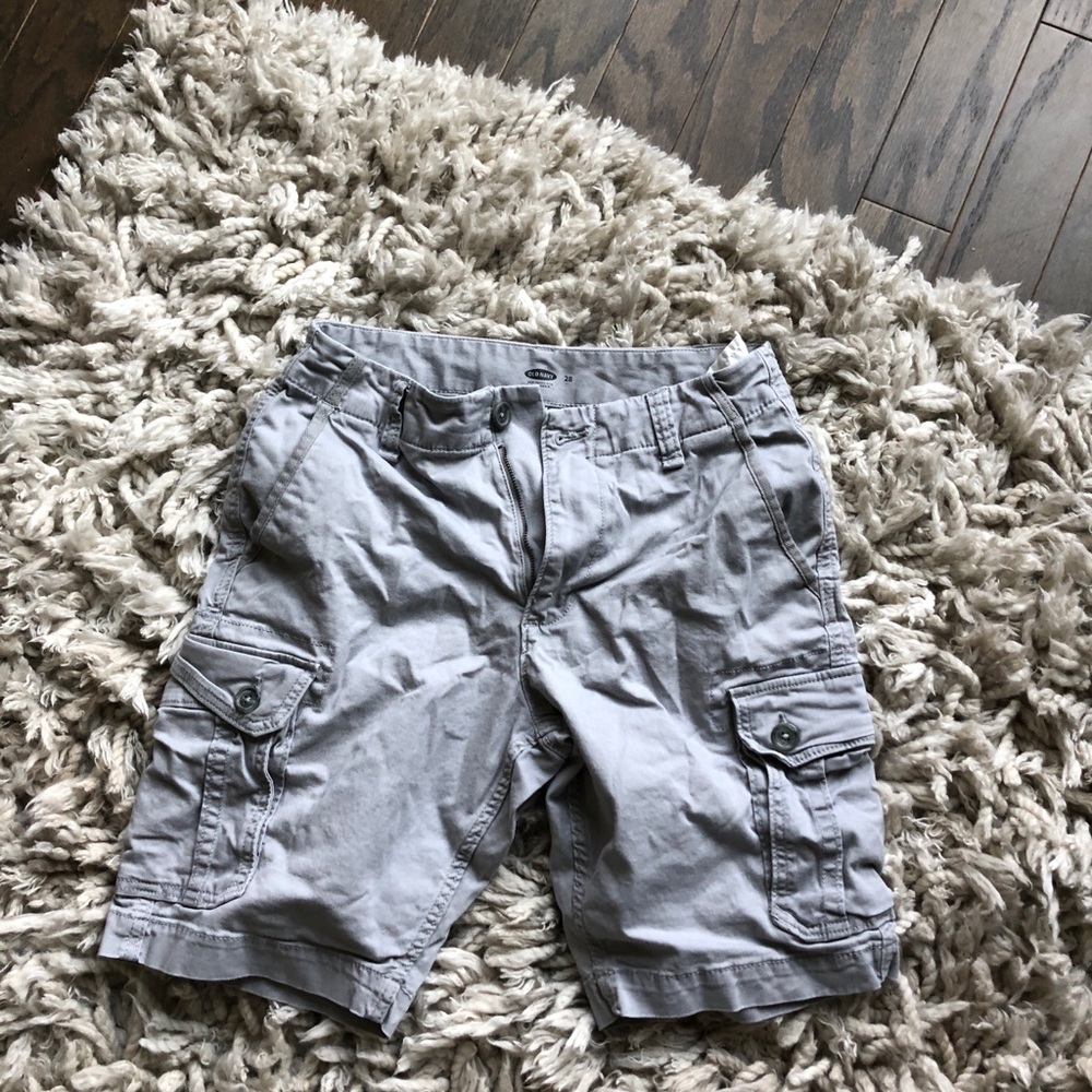 Light gray cargo shorts